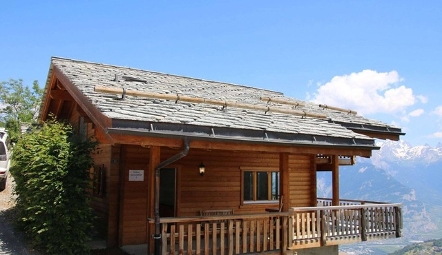 Chalet in Veysonnaz with mountain view