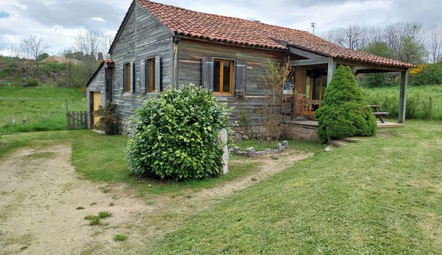 Chalet Indépendant sur Terrain Clos de 500m² Avec vue sur L'aubrac et le Lioran