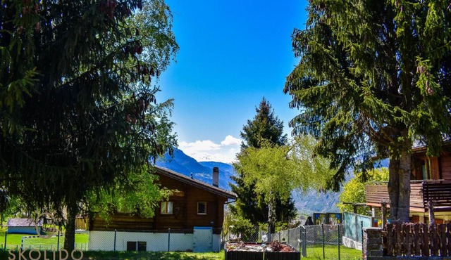 Chalet Independent, Termen
