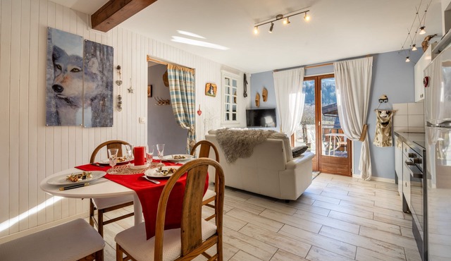 Chalet Iris with jacuzzi in chalet in the heart of the Thônes Valley