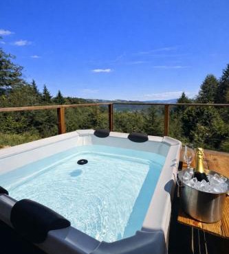 Chalet isolé avec jacuzzi et vue panoramique