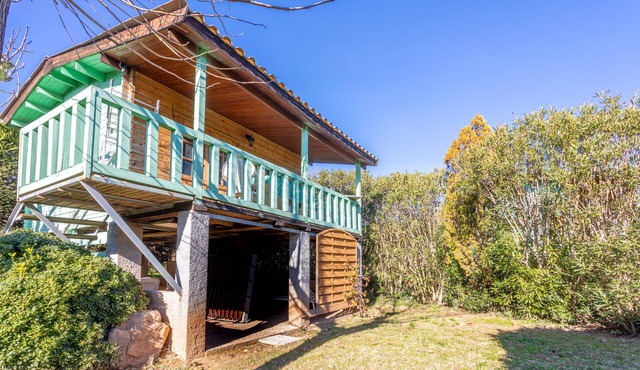 Chalet 'Joli En Bois' with Private Terrace, Wi-Fi & Air Conditioning