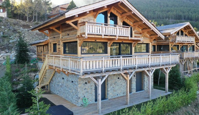 Chalet KOM - Your Luxury Chalet in the heart of the Les Angles resort