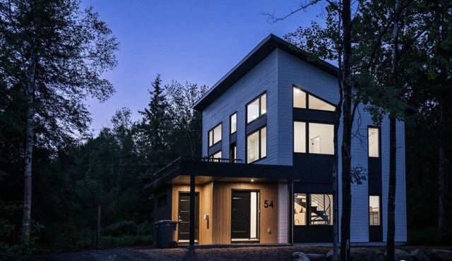 Chalet Koselig | Hot Tub |8 Guests |5 min Ste-Anne