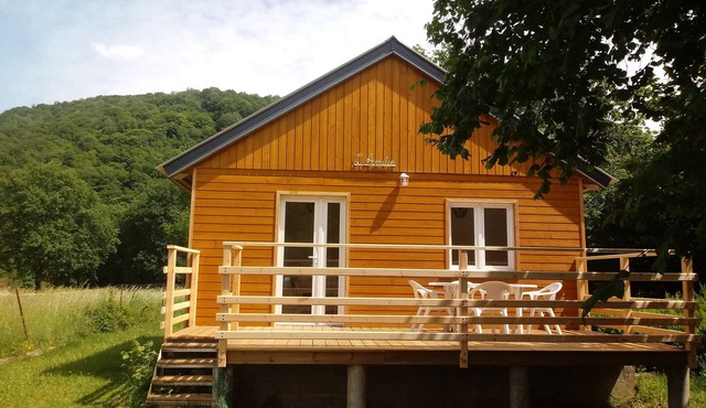 Chalet "L'amitie" at the edge of the "semoy" "semois"