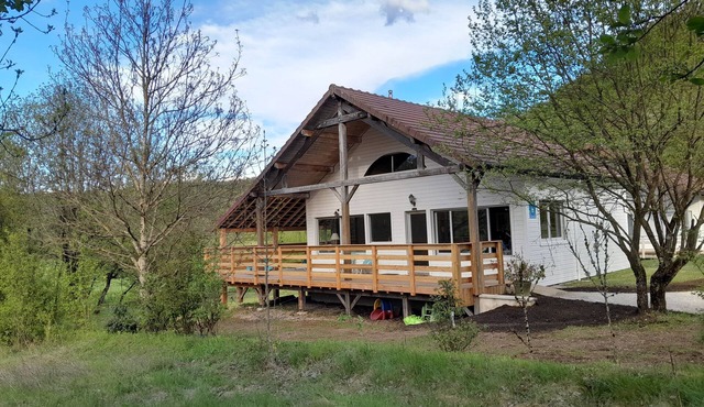 Chalet "l'Escapade du Hérisson" Near Lac de Chalain and Cascades du Hérisson