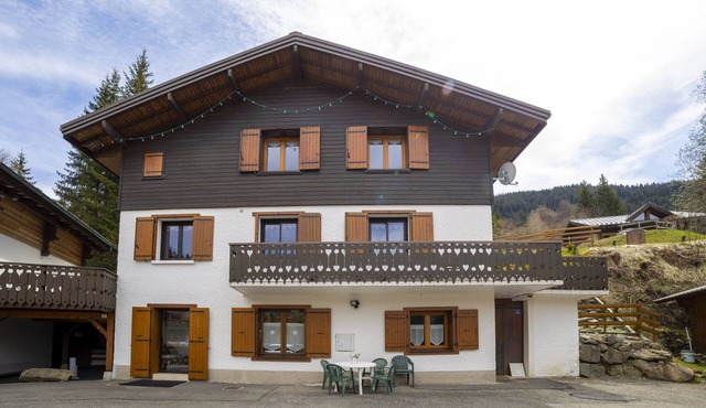 Chalet "L'orée Du Bois" with Mountain View, Private Terrace and Wi-Fi