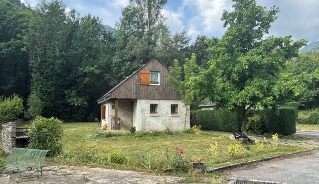 Chalet L'Orry Riverfront & Mountain View