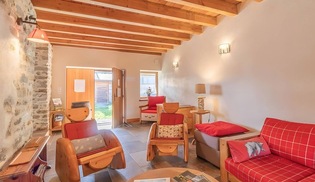 Chalet 'L'ours' with Mountain View