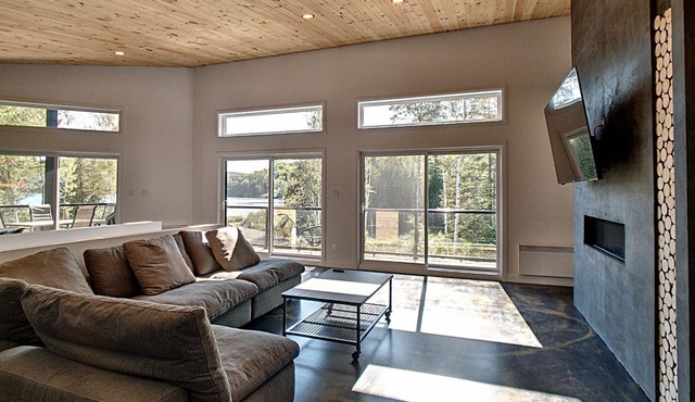 Chalet La Baie et la Bête on Lac-Long