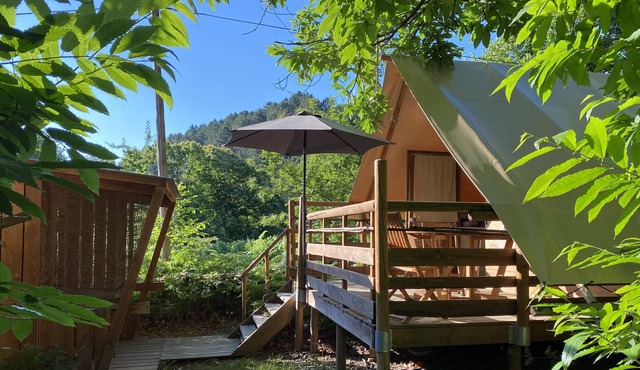 Chalet 'La Cabane Camping La Châtaigneraie' with Private Terrace