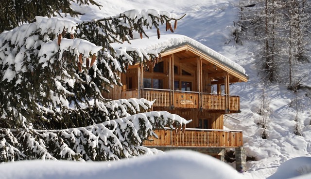 Chalet La Fontanette, Sauna, Jacuzzi, 300 m from the slopes.
