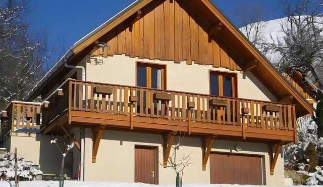 Chalet 'La Gelinotte - Jarrier' with Mountain View, Private Terrace and Wi-Fi