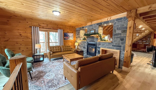 Chalet La Source Rouge -SPA/Luxury/Nature near Quebec City
