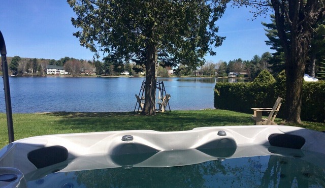 Chalet Lac Vert: lakefront & spa