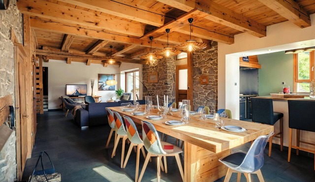 Chalet Ladroit - farmhouse for 12 with indoor pool & spa - OVO Network