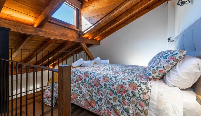 Chalet 'Las Casillas' with Private Terrace, Wi-Fi, and Air Conditioning