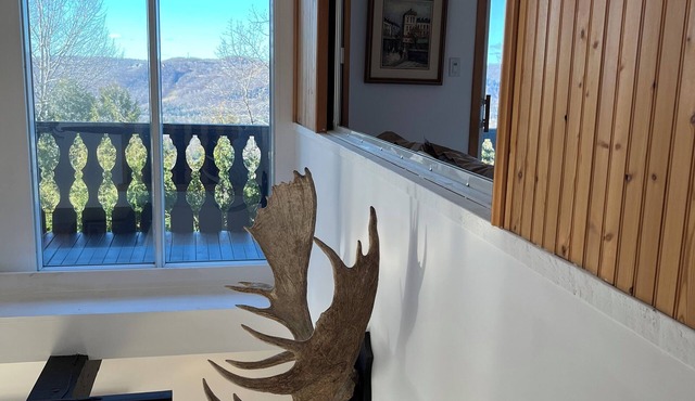 Chalet Laurentides. Ski in/Ski out