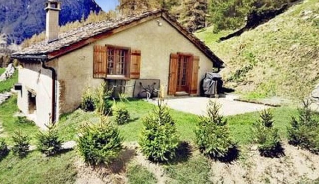 Chalet Le Basset - Family Chalet in the Swiss Alps