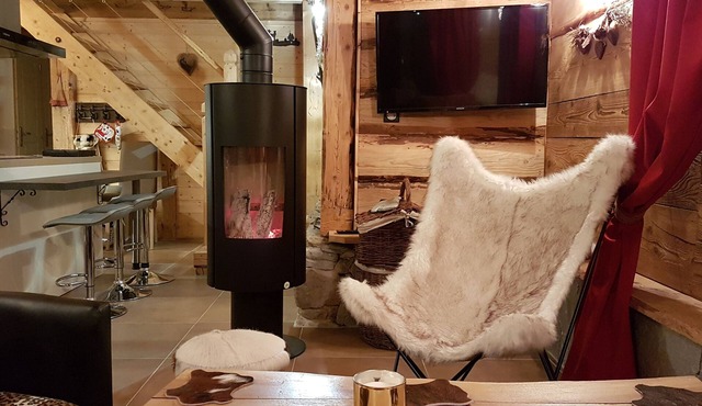 Chalet LE BOIS DU ROC with large jacuzzi