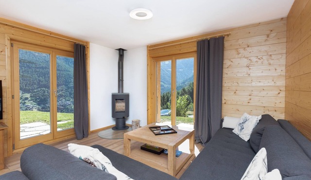 Chalet Le Cerf - NEW Build, Stylish Stay