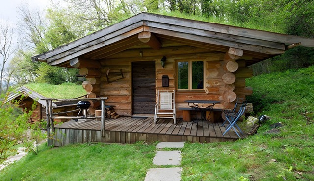 Chalet 'Les Convers' with Mountain View, Wi-Fi and Air Conditioning