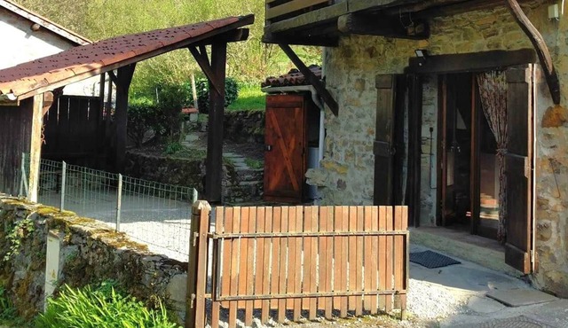 Chalet 'Le Gîte Des Trois Ruisseaux' with Mountain View, Private Terrace and Wi-Fi