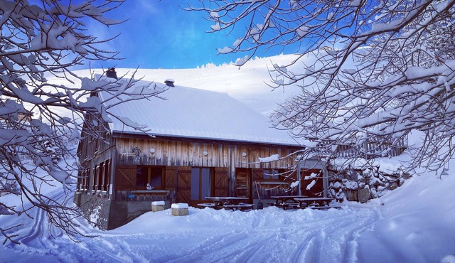 Chalet 'Le Maclavierre' with Mountain View and Wi-Fi