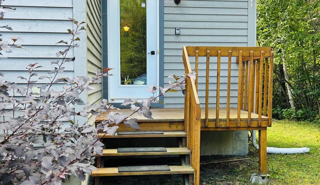 Chalet Le Malpic, Laurentides, Bord de l'eau, en pleine nature. Animaux acceptés
