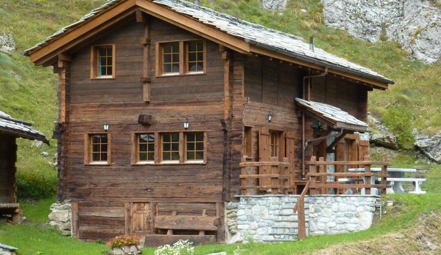 Chalet Le Murmure du Torrent, 40 minutes from the iconic Lac Bleu