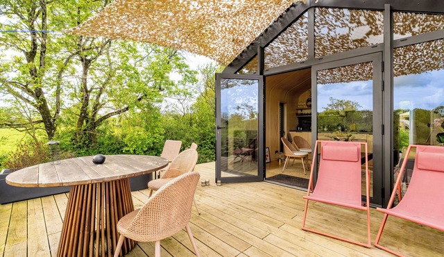 Chalet 'Le P'tit Nids' with Private Terrace, Shared Garden and Wi-Fi