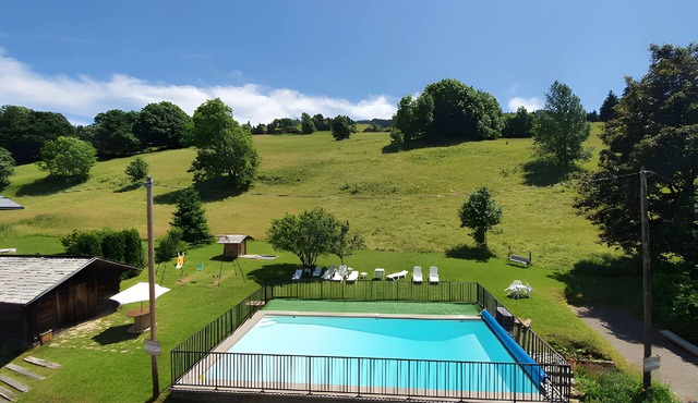 Chalet 'Le Paccaly' with Mountain View, Private Terrace and Wi-Fi