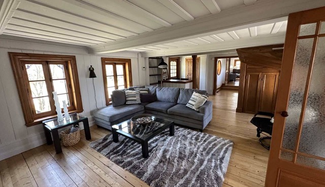 Chalet Le Patrimoine | Peaceful Riverfront Stay