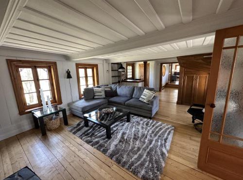 Chalet Le Patrimoine - Peaceful Riverfront Stay