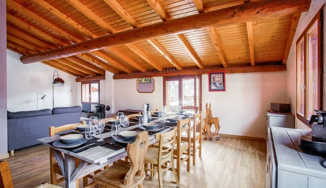Chalet “Le petit Paradis” in the heart of the 3 valleys!