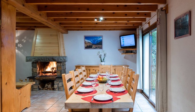 Chalet le petit ours brun, spa et sauna, parking privé
