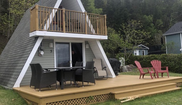 Chalet Le Pointu | St-Lawrence River View