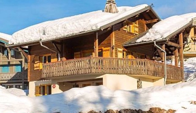 Chalet Le Renard Du Lac- close to the Chavanne piste and lake