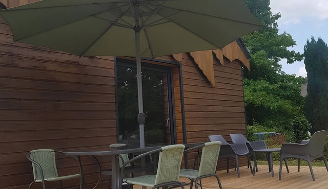 Chalet 'Le Ty Gîte - Sud Morbihan' with Private Terrace, Wi-Fi and Air Conditioning