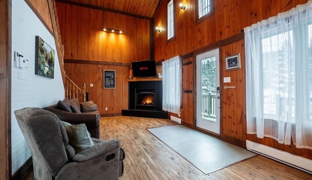 Chalet Le Vert | Spa & BBQ | AC | Fireplace & Fire pit | Royal Laurentien Golf