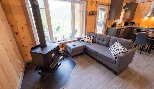 Chalet Le Western - Waterfront!