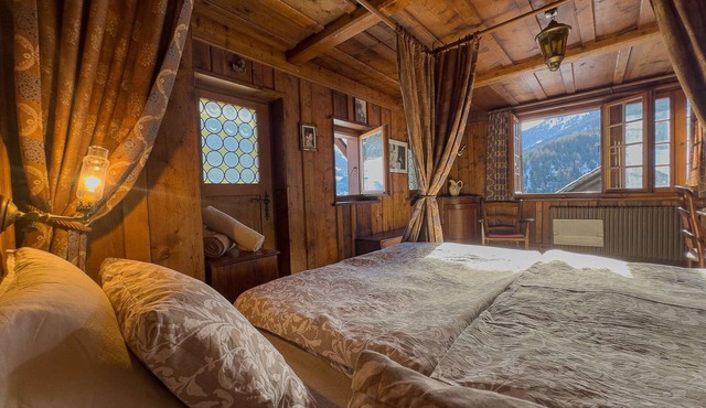 Chalet Le Zirizui - Authentic alpine retreat with breathtaking views