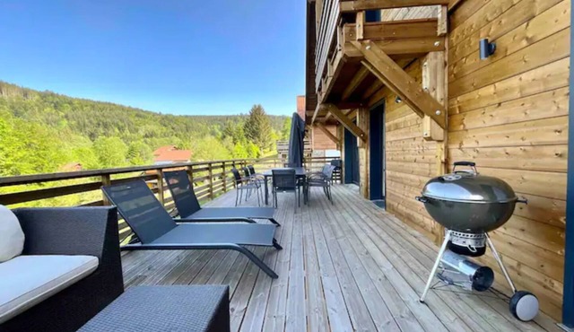 Chalet 'Les 2 Marmottes' with Mountain View, Private Terrace and Wi-Fi