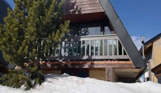 Chalet 'Les Angles' with Lake View, Private Terrace and Garden