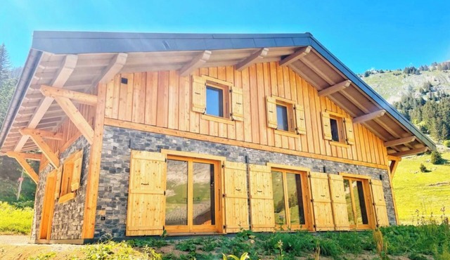 Chalet 'Les Carroz De Mary - Sommand' with Mountain View, Private Terrace and Wi-Fi