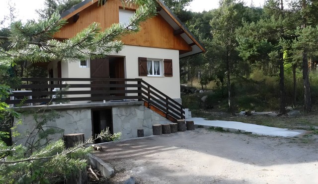 Chalet 'Les Chalets' with Mountain View, Shared Terrace and Private Garden