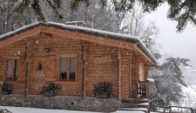 CHALET LES CLARINES between lake and mountains