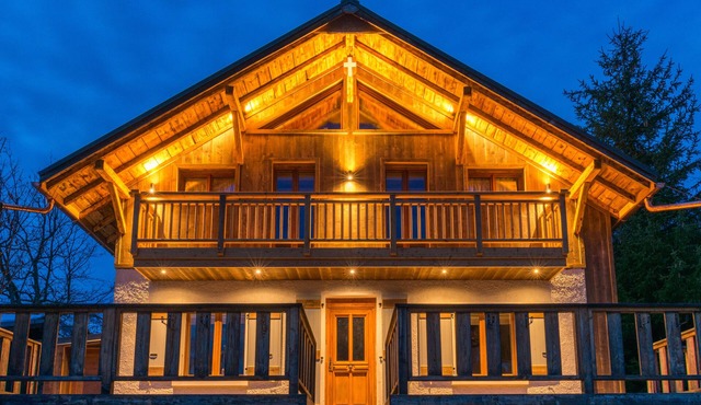 Chalet les Combes - stunning views of Mt Blanc