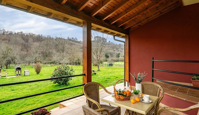 Chalet 'Les Cuartes 3' with Mountain Views, Private Terrace and Private Garden