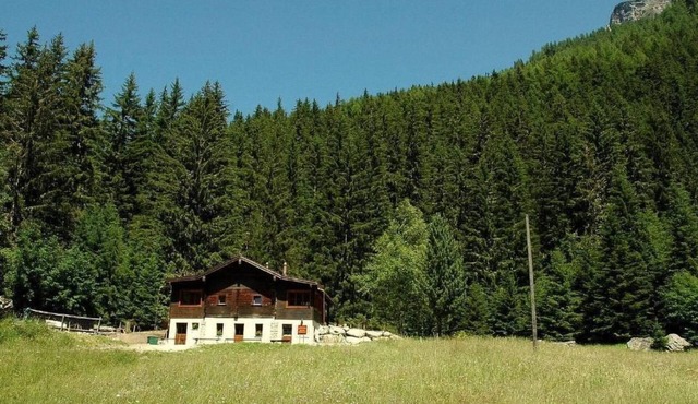 Chalet Les Dix Sens by Interhome